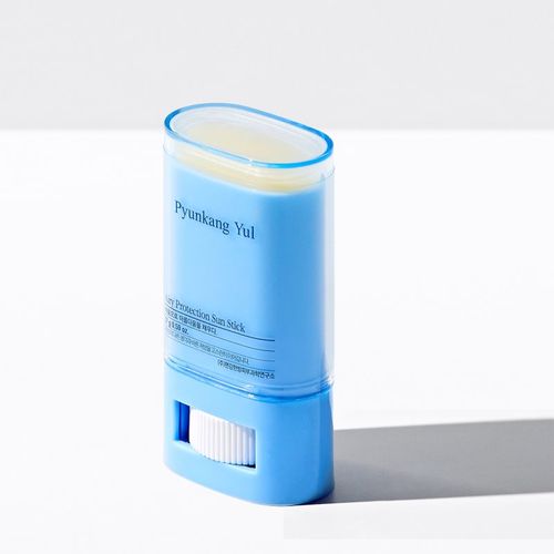 Airy Protection Sun Stick protector solar en barra con efecto humectante SPF 50+ 17 g - Pyunkang Yul - Modalova