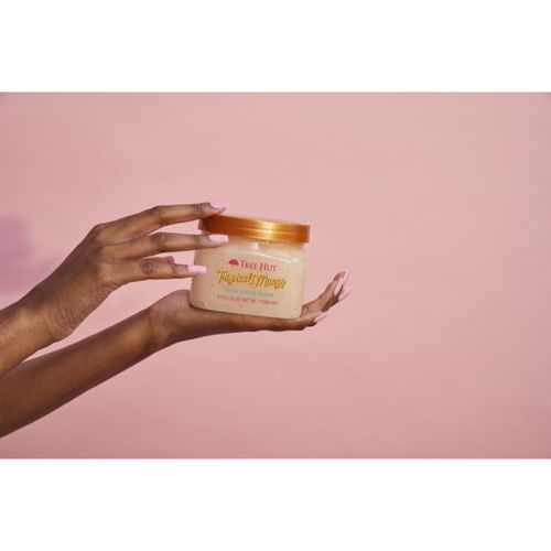 Shea Sugar Scrub Tropical Mango exfoliante a base de azúcar con manteca de karité 510 g - Tree Hut - Modalova