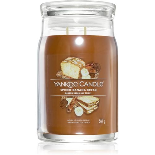 Spiced Banana Bread candela profumata Signature 567 g - Yankee Candle - Modalova