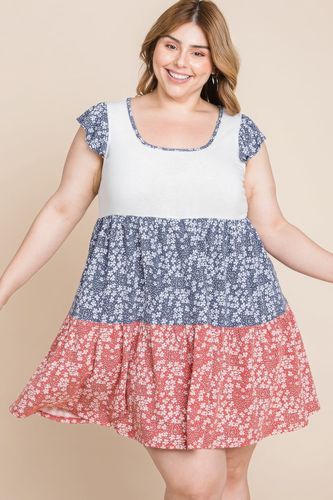 Plus Size Floral Color Block Contrast Tiered Babydoll Dress - KandyKouture - Modalova