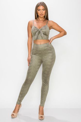 Embossed Snake Print Top And Leggings Set - KandyKouture - Modalova