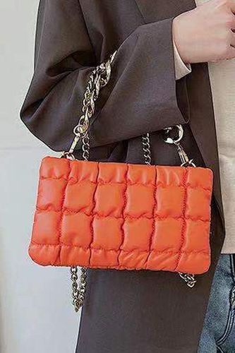 Orange Gold Quilted Chain Straps Handbag - AMIClubwearStore - Modalova