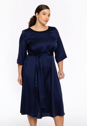 Kleid mit Gürtel SATINI - Yoek - Modalova