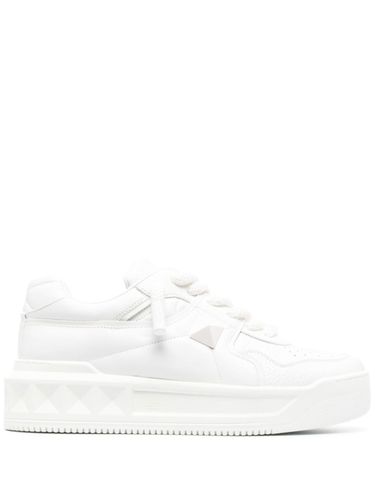 Weiße Römische Stud Sneakers - Valentino Garavani - Modalova