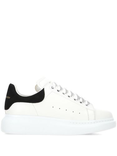 Übergroße weiße Schnürsneaker - Alexander McQueen - Modalova