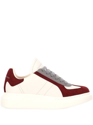 Übergroße weiße -Grau-Sneaker - Alexander McQueen - Modalova