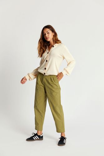 OLIA Organic Cotton Trouser - Khaki Green, SIZE 1 / UK 8 / EUR 36 - KOMODO - Modalova