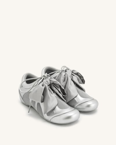 Rosie Metallic Bow Tie Low Top Sneakers - Silver - JW PEI - Modalova