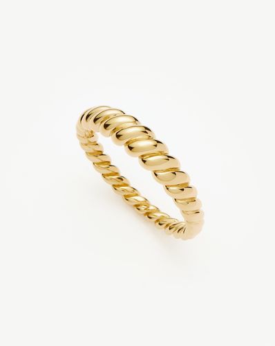 Solid Gold Twisted Classic Ring | 9ct Solid Yellow Gold - Missoma - Modalova