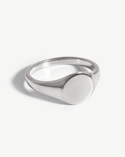 Engravable Round Signet Ring | Sterling Silver - Missoma - Modalova