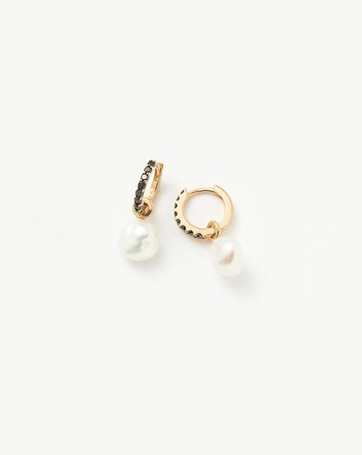 Fine Diamond & Pearl Charm Hoop Earrings | 14ct Solid Gold/Pearl & Black Diamond - Missoma - Modalova