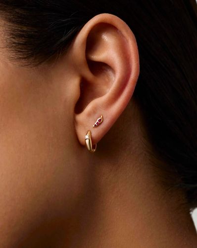 Solid Gold Ruby Chilli Single Stud Earring | 9ct Solid Gold/Ruby - Missoma - Modalova