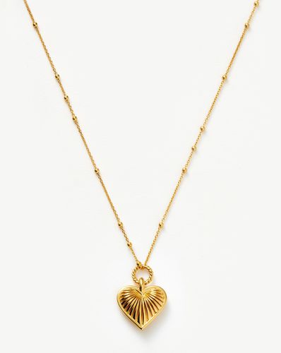 Ridge Heart Charm Pendant Necklace | 18ct Gold Plated - Missoma - Modalova