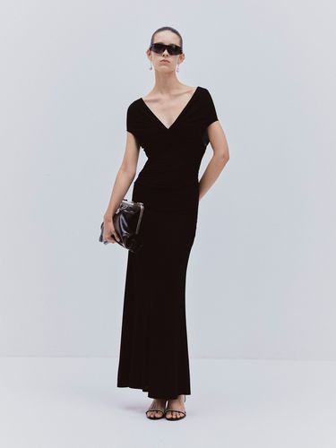 Essoria Dress in Black - NinetyPercent - Modalova