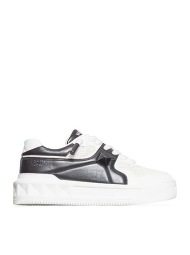 One Stud leather sneakers - Man - Valentino Garavani - Modalova