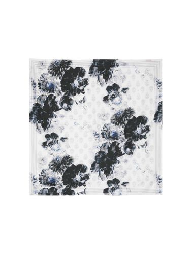 Chiaroscuro floral scarf - - Woman - Mcqueen - Modalova