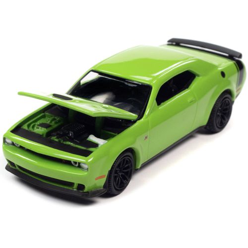 Scale Model Car - 2019 Dodge Challenger R/T Scat Pack Sublime Green - Autoworld - Modalova