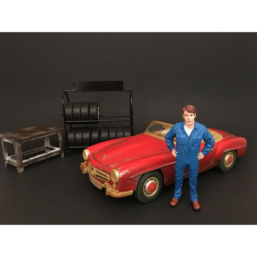 Figure - Mechanic John Inspecting For 1:24 Scale Models, 3 inch - American Diorama - Modalova