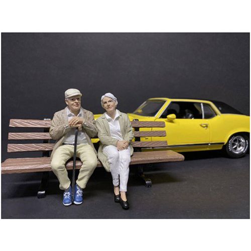 Figurine Set - Sitting Old Couple for 1/18 Scale Models, 2 Piece - American Diorama - Modalova