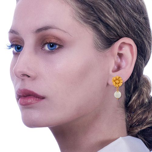 Chrysanthemum Earrings With Pearls - Thallo - Modalova