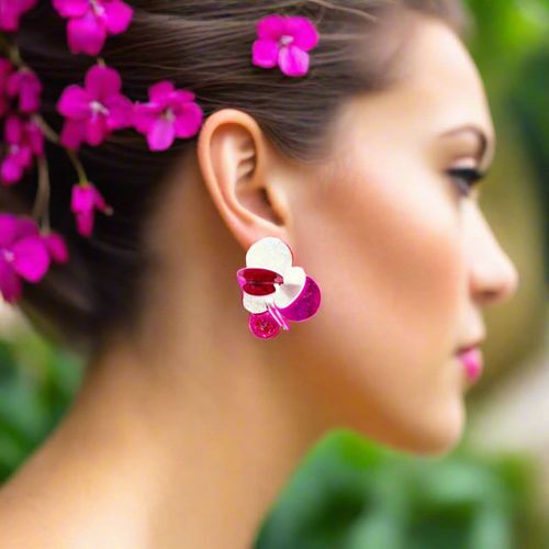 Silver Fuchsia Stud Earrings - Anna Stypsianou - Modalova