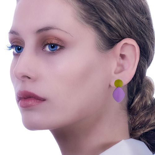 Eleni Ioannidi -Silver Lavender Green Enamel Earrings - Eleni Ioannidou - Modalova