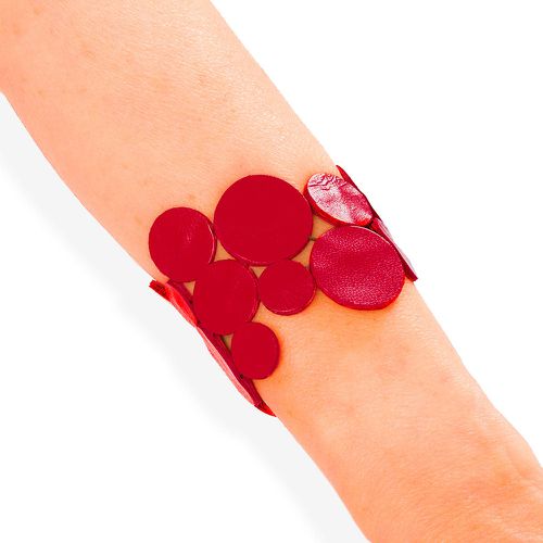 Handmade Leather Red Asymmetric Circles Bracelet - Marina Panayiotoulia - Modalova