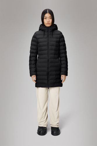 Lohja Long Puffer Curve Jacket - Rains - Modalova