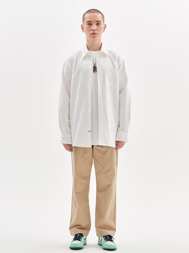 TWO TUCK CHINO PANTS_BEIGE - GOZER - Modalova