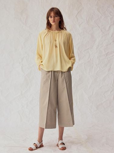 Pintuck Front Wide Pants - MINNCHAI - Modalova