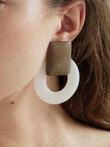 Opaque Circle Earring White - BAEBAE - Modalova