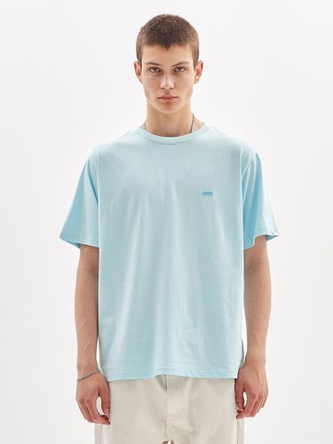 BOX LOGO EMBROIDERED T-SHIRT_SKY BLUE - GOZER - Modalova