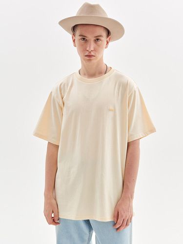 BOX LOGO EMBROIDERED T-SHIRT_LIGHT YELLOW - GOZER - Modalova