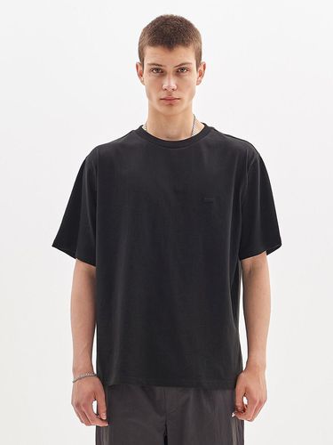 BOX LOGO EMBROIDERED T-SHIRT_BLACK - GOZER - Modalova