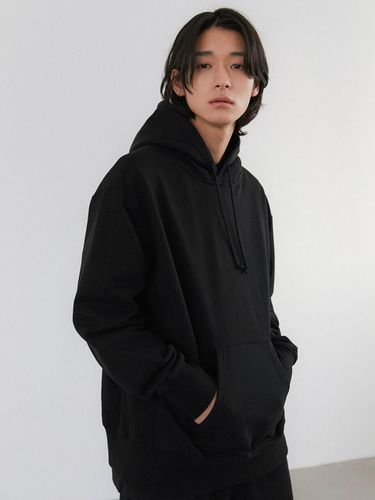 ESSENTIAL HOODIE (BLACK) - BALLUTE - Modalova