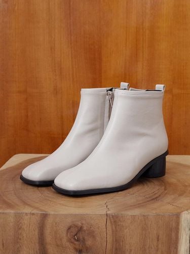 Square Ankle Boots Beige - february second - Modalova