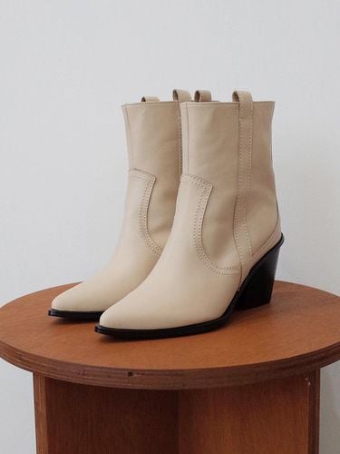 All Basic Western Boots Light Beige - february second - Modalova