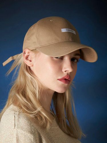 Solid Label Overfit Ball Cap Beige - VARZAR - Modalova