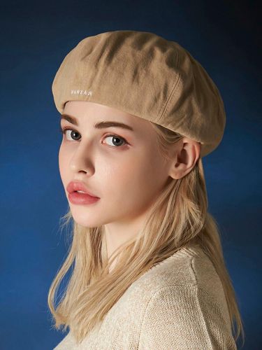 Needlepoint Newsboy Cap_Beige - VARZAR - Modalova