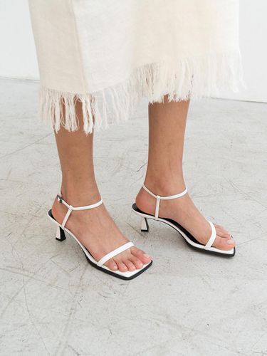 Single Point Sandal White - CHIELEI - Modalova