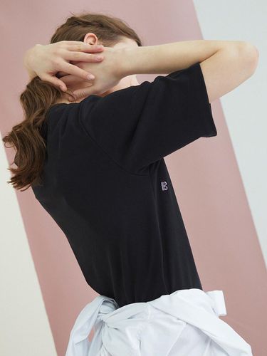 Gaon Embroidery T-Shirt_Black - GUKA - Modalova