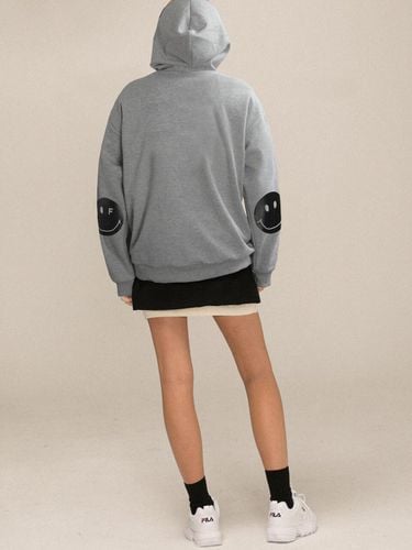 Elbow Dot Smile Hoodie_Grey - GRAVER - Modalova