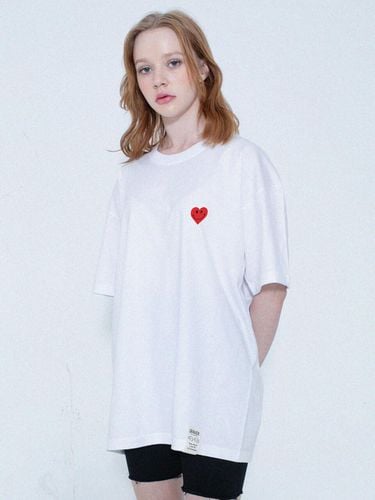 Small Heart Short Sleeve T-shirt_White - GRAVER - Modalova