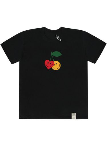 Big Cherry Smile Short Sleeve T-shirt_4 Colors - GRAVER - Modalova