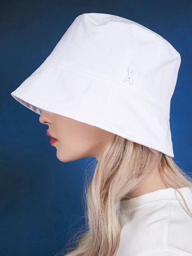 Stud Drop Overfit Bucket Hat_White - VARZAR - Modalova