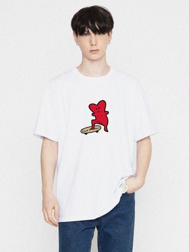 Street Big Heart Board Short Sleeve T-shirt_White - GRAVER - Modalova