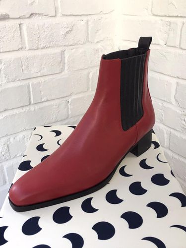 Unbalanced Ankle Boots Red - LEUNI - Modalova