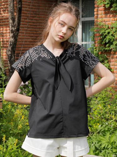 Garden Ribbon T-Shirt Black - WARDROBE - Modalova