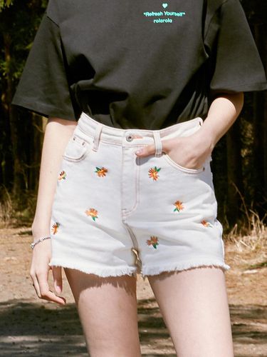 PT-20341) Flower Denim Shorts_White - ROLAROLA - Modalova