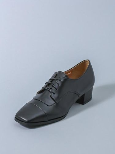 Miss G Oxford in Black - heenn - Modalova